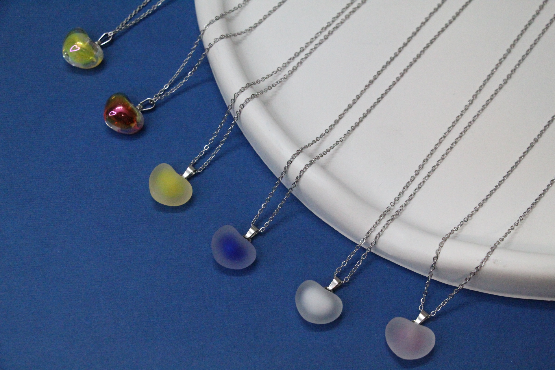 گردنبند دخترانه پاستیلی طرح قلب