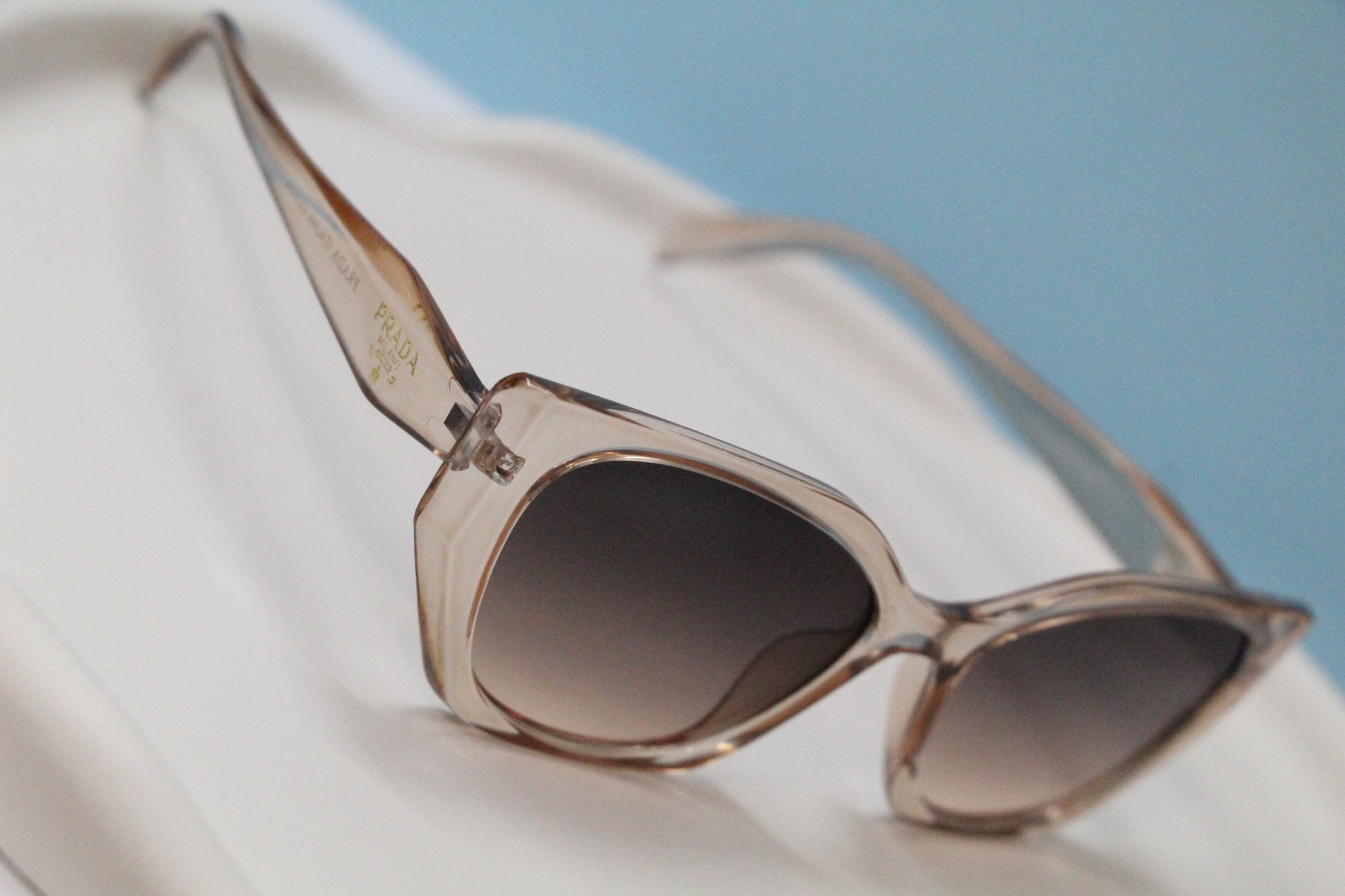 عینک آفتابی زنانه دسته سه بعدی پرادا مدل 5020